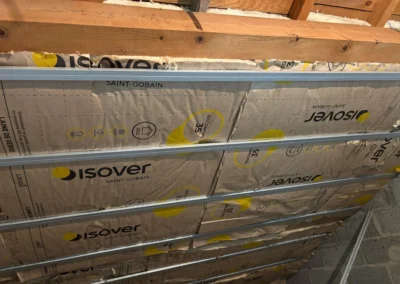 Travaux de plâtrerie sur mur intérieur