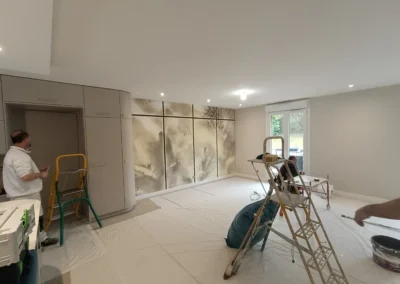 Travaux artisanaux de peinture ou rénovation en cours