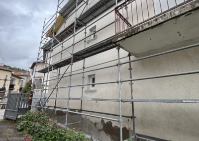 Préparation de mur avant mise en peinture