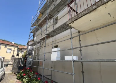 Finitions de peinture sur chantier