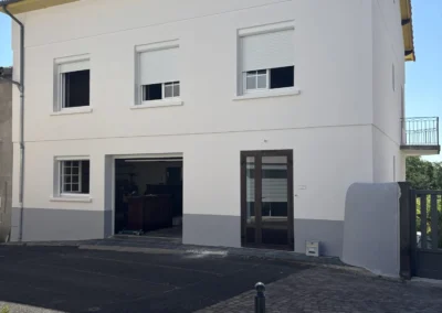 Travaux extérieurs sur façade de bâtiment